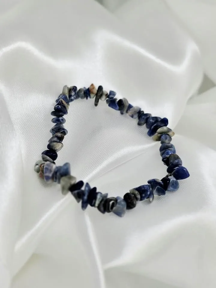 Pulseira cascalhos de pedras sodalita