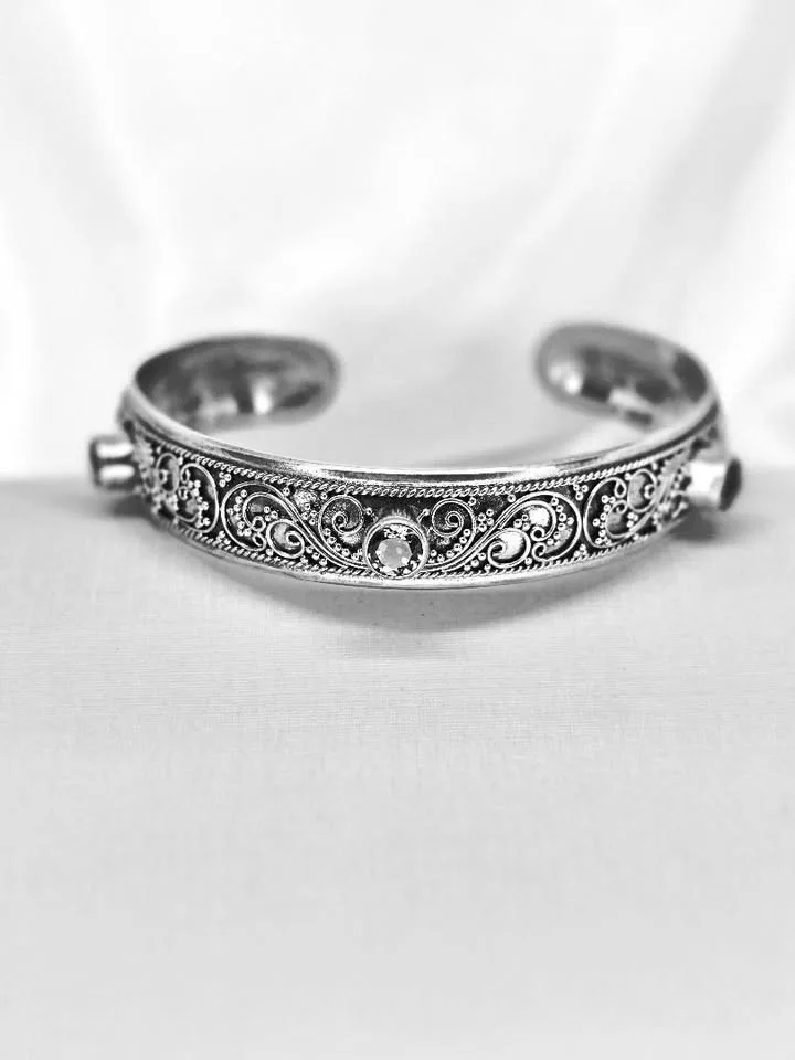 bracelete balines com pedras de peridoto
