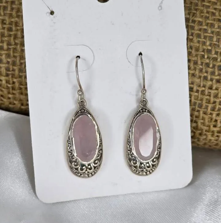 Brinco indiano gota de quartzo rosa