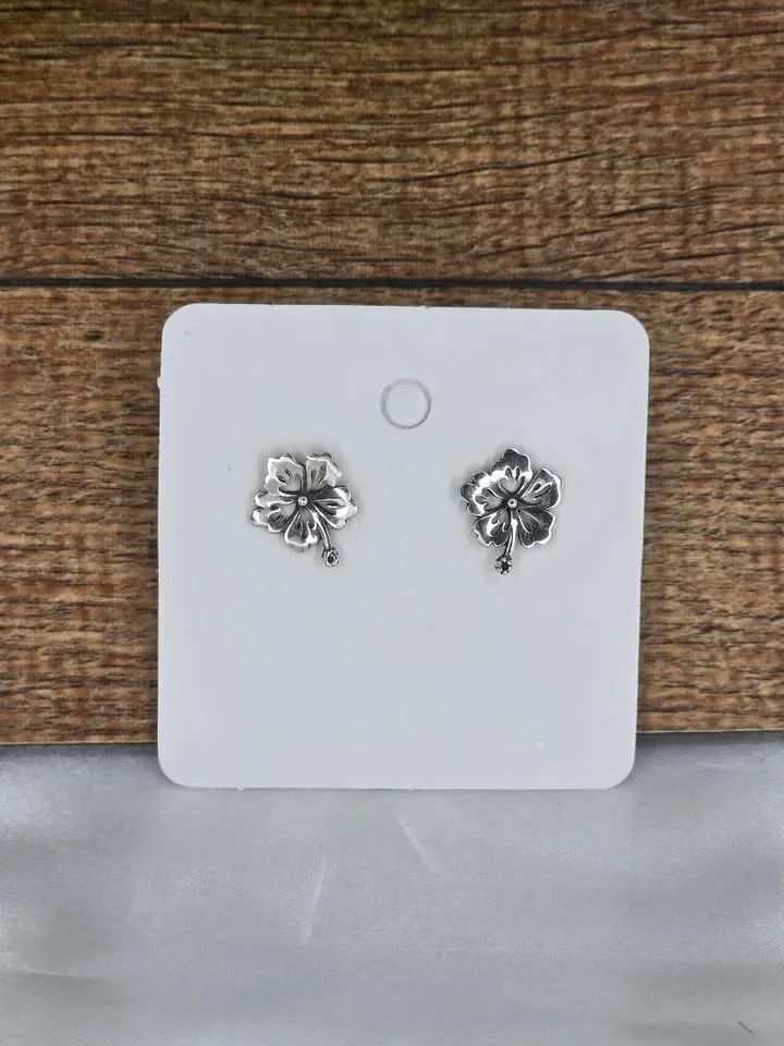 Brinco boho flor de hibico 