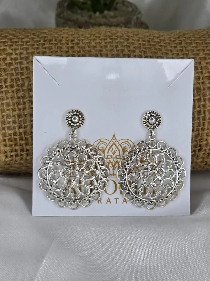 Brinco balines mandala vazada 