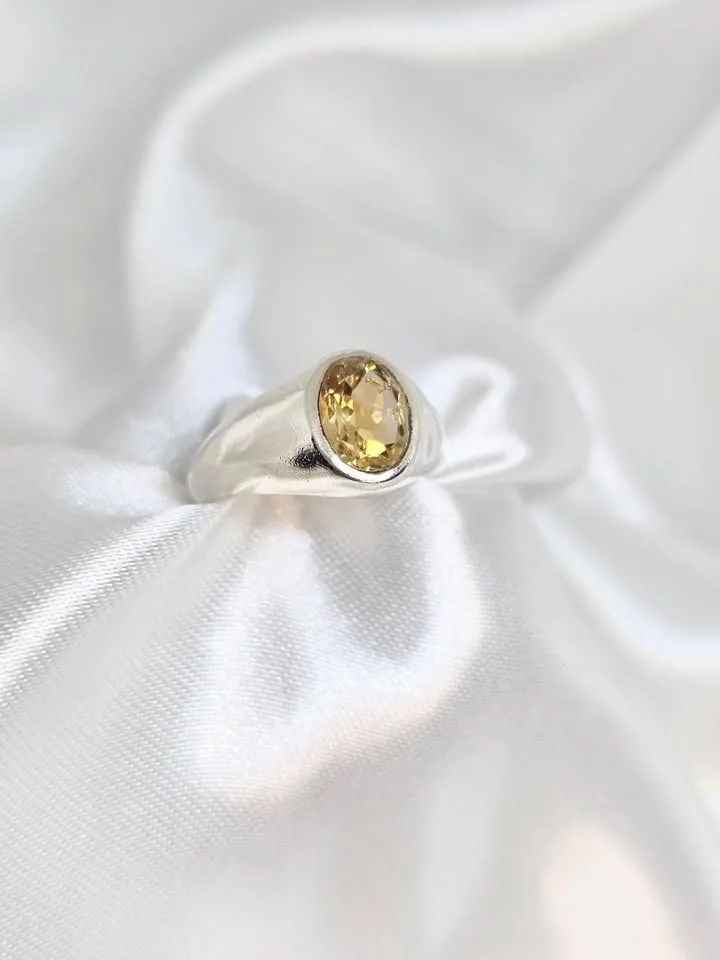 Anel com citrino amarelo 