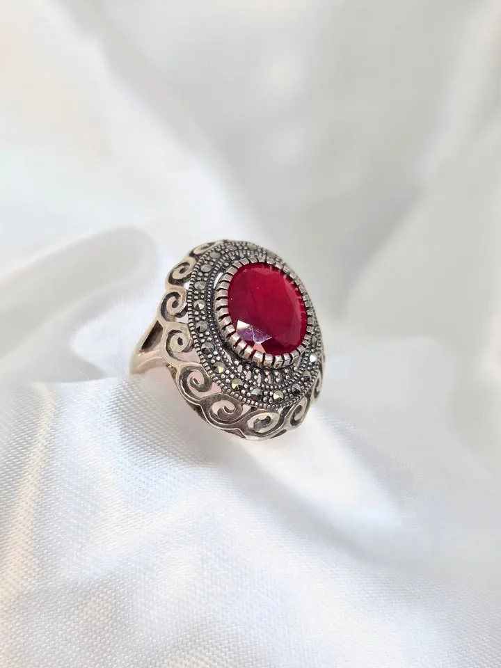 Anel tailandes mandala rubi
