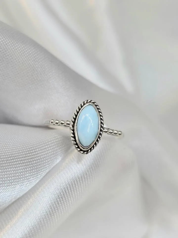 Anel navete larimar