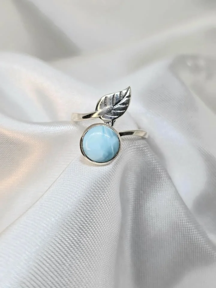 Anel folha de larimar