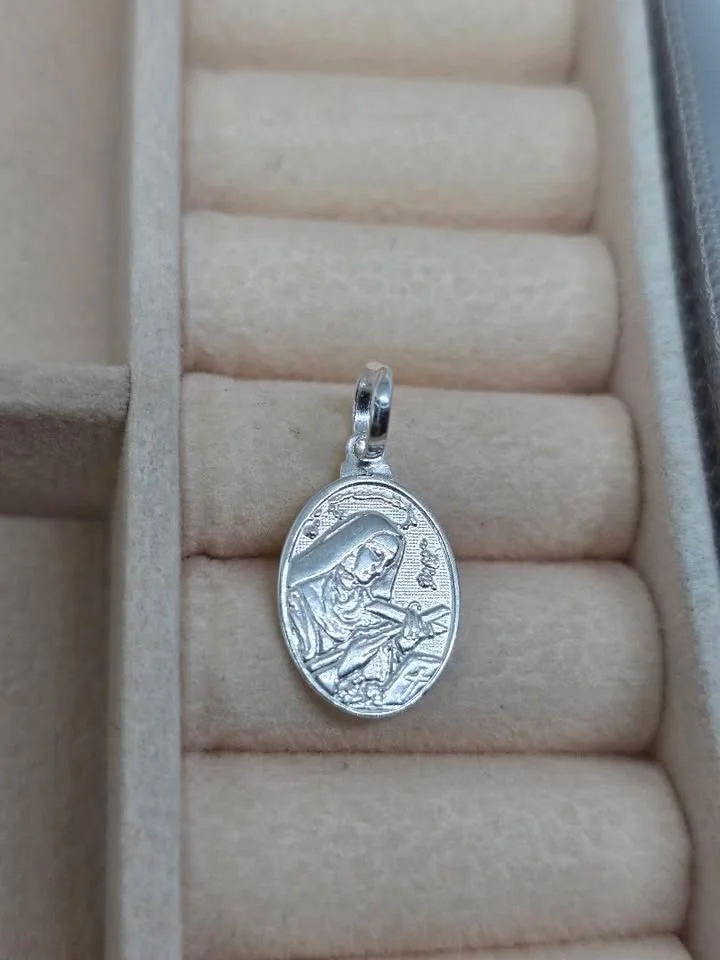 Pingente medalha santa Rita de Cássia 