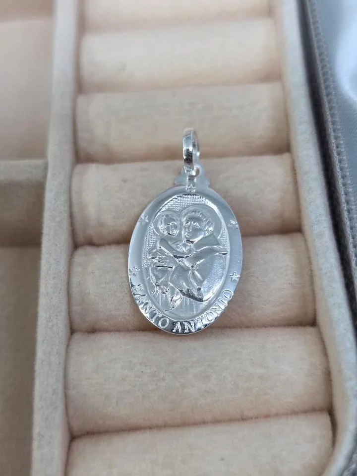 Pingente medalha de Santo Antônio