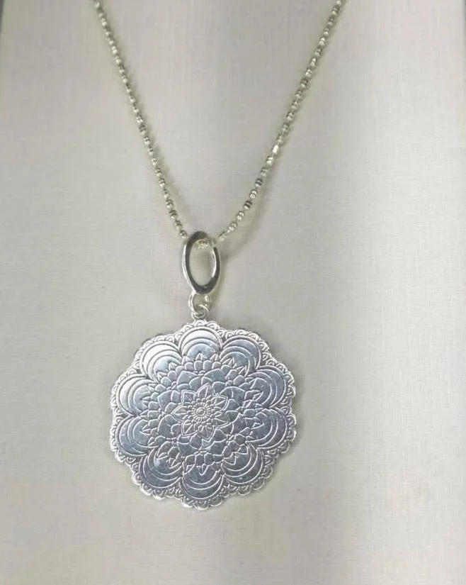 Gargantilha mandala boho