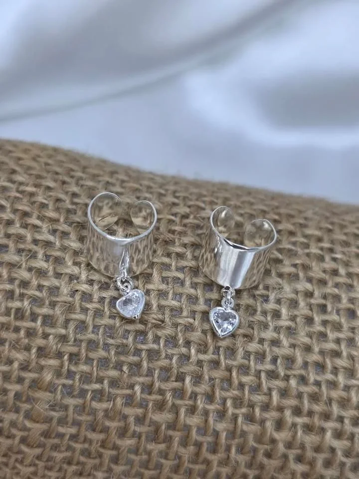 Piercing chapa com coração 