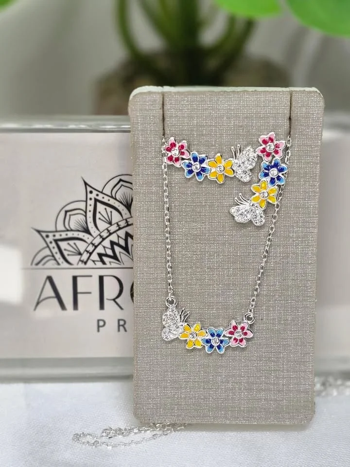 Conjunto abelhinha e flores