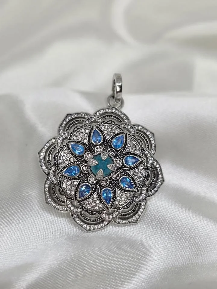 Maxi Pingente mandala tailandeza de topázio azul 